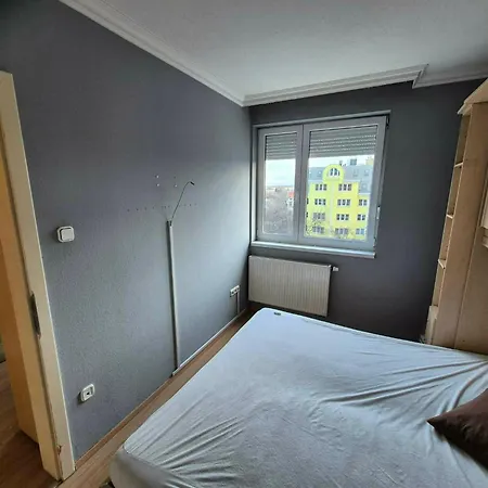 Apartmen *